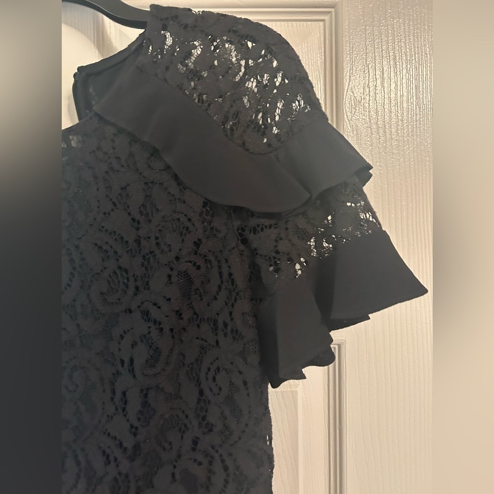 Burberry Lace Ruffle Sleeves Midi Dress - Picture 6 of 13